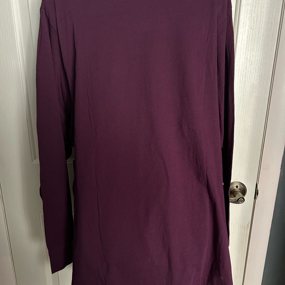 Torrid Long sleeveT-shirt with “bling” skull rose, wine color, sz5, NWT. - Picture 4 of 5